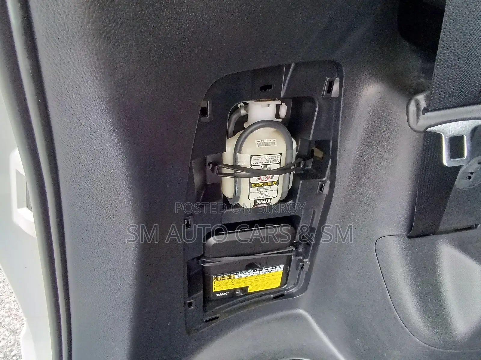 Toyota Esquire 1.8 FWD Hybrid (7 Seater) 2021 Pearl
