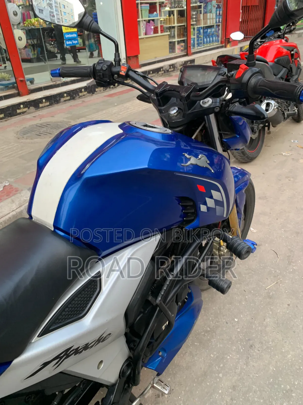 TVS Apache RTR 160 4V 2022 Blue