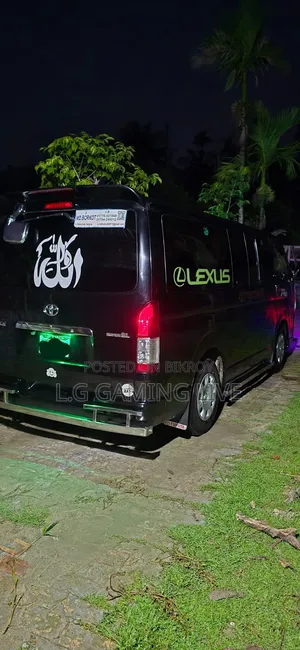 Toyota HiAce 2006 Black