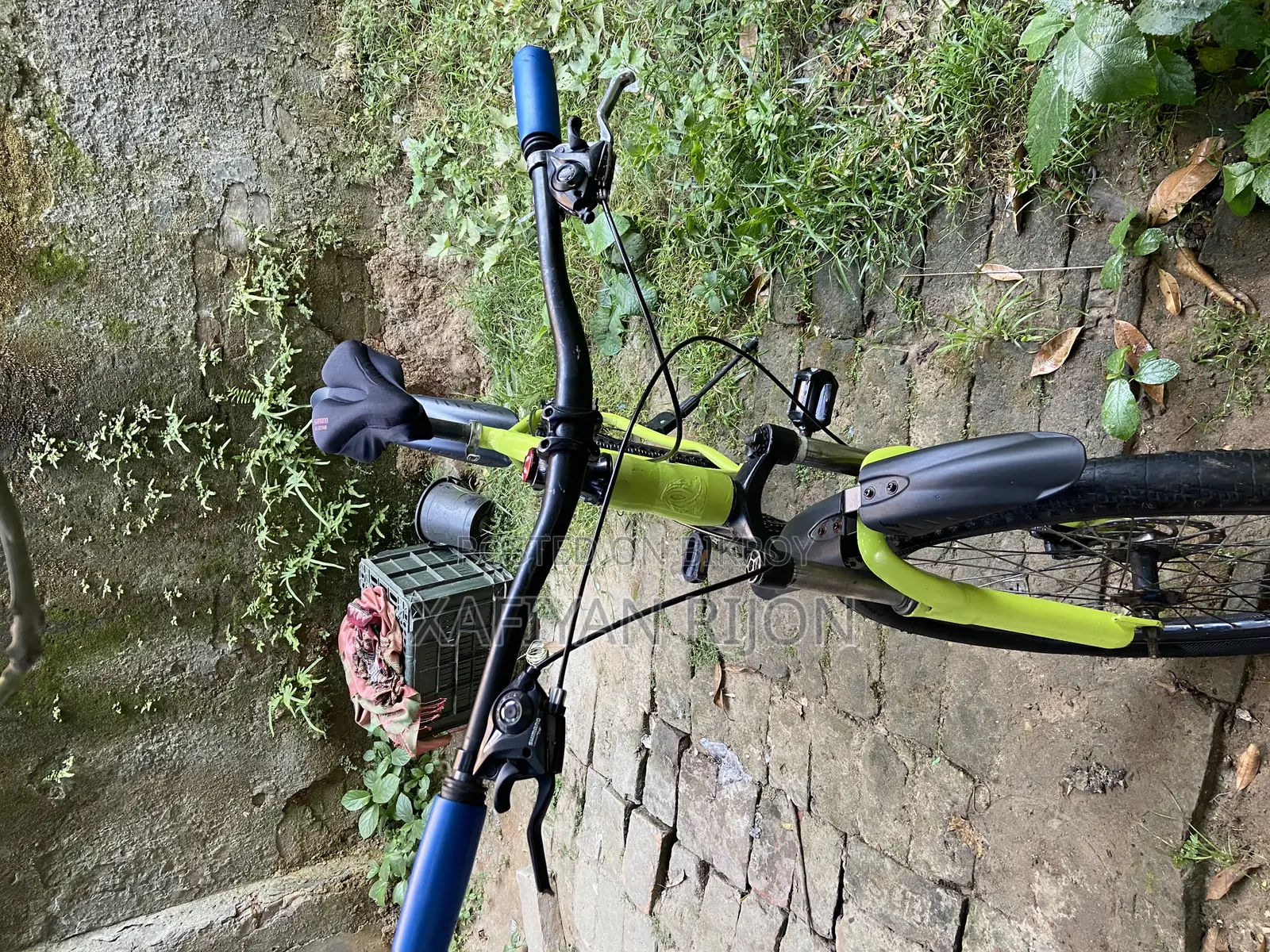 সাইকেল টা খুব এই ভালো আমার রাণীং হাতের সাইকেল