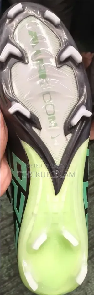 ফুটবল খেলার বুট ৪৪ সাইজ