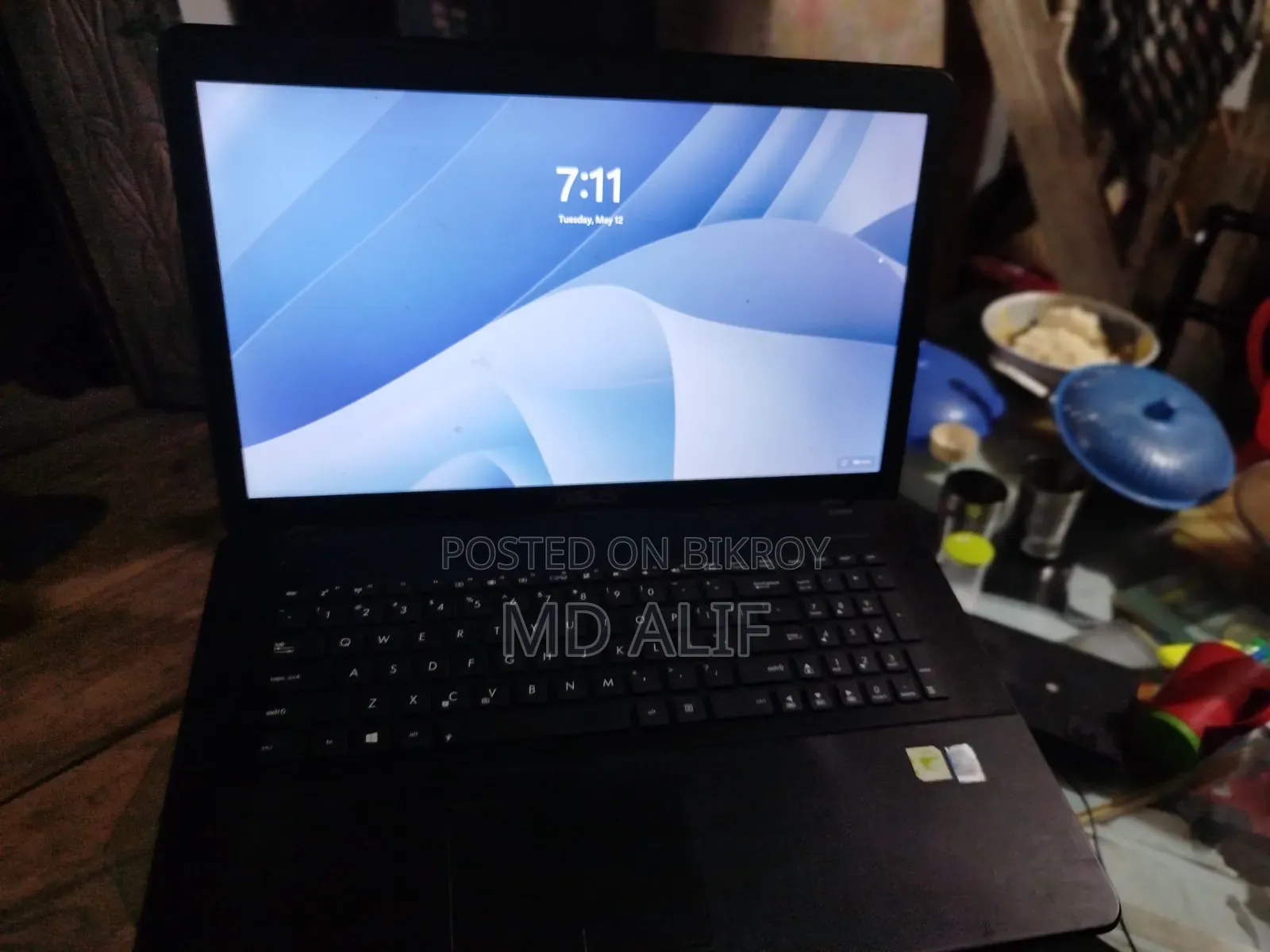 Laptop Asus X750LB 12GB Intel Core I5 HDD+SSD 1.5T