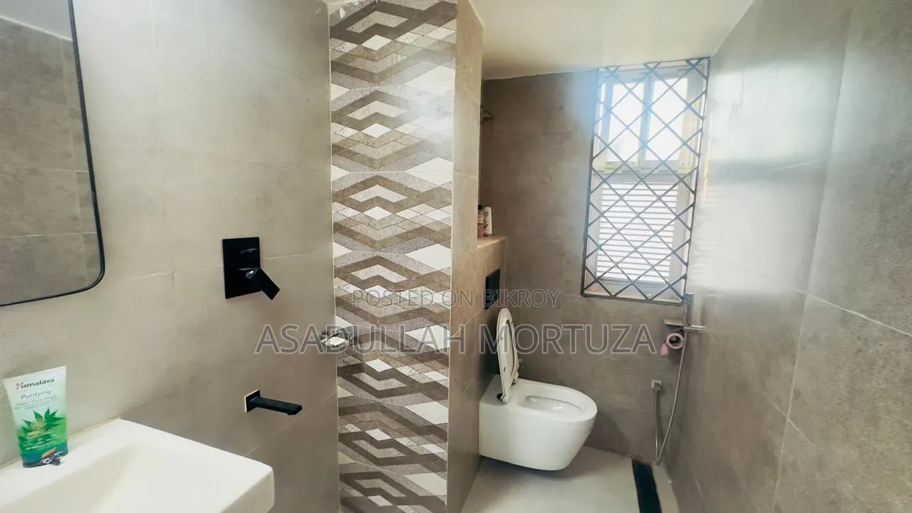 Furnished 2bdrm Apartment in Halishahar for Rent