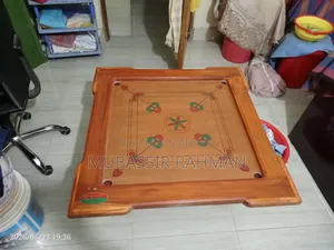 ক্যারাম বোর্ড বিক্রি হবে