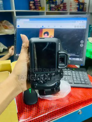 DSLR Camera