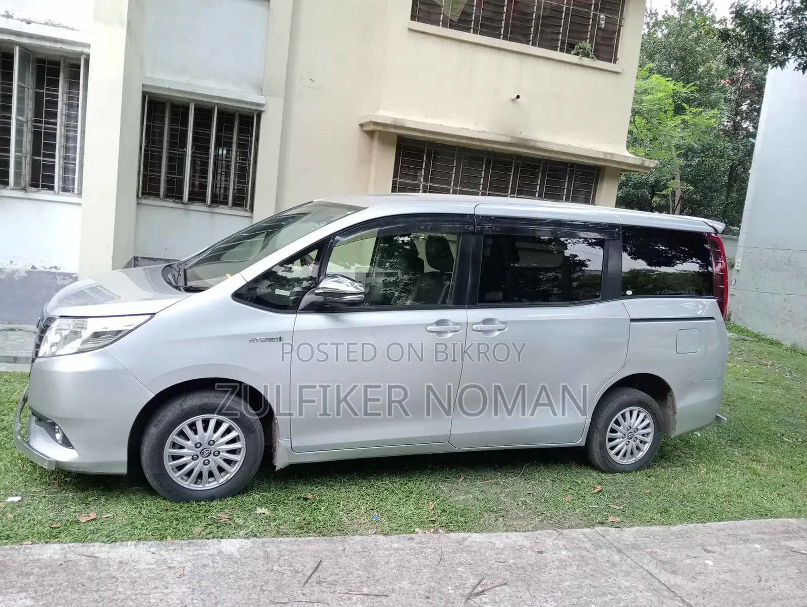 Toyota Noah 2016 Silver