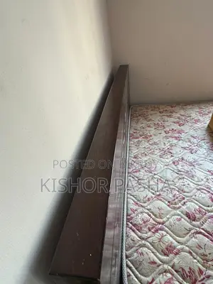 Bed (5x7 Feet)