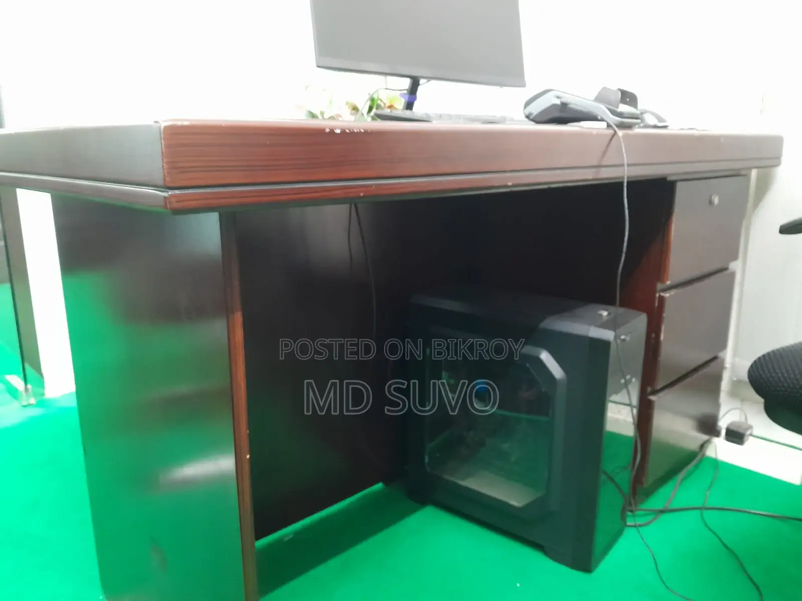 Boss Table