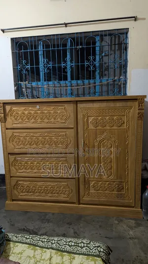 চট্টগ্রাম সেগুন কাঠের ব্যবহার করা ওয়ারড্রোব বিক্রি করবো