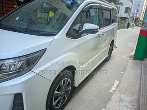 Toyota Noah 2017 Pearl