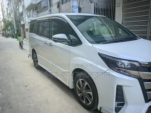 Toyota Noah 2017 Pearl