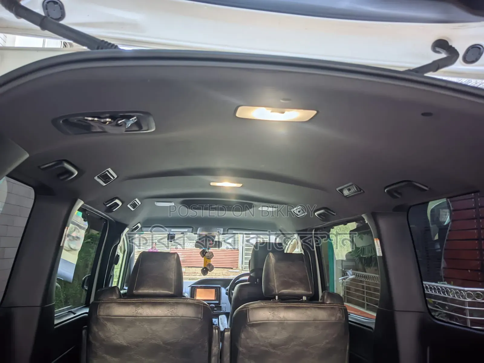 Toyota Noah 2017 Pearl