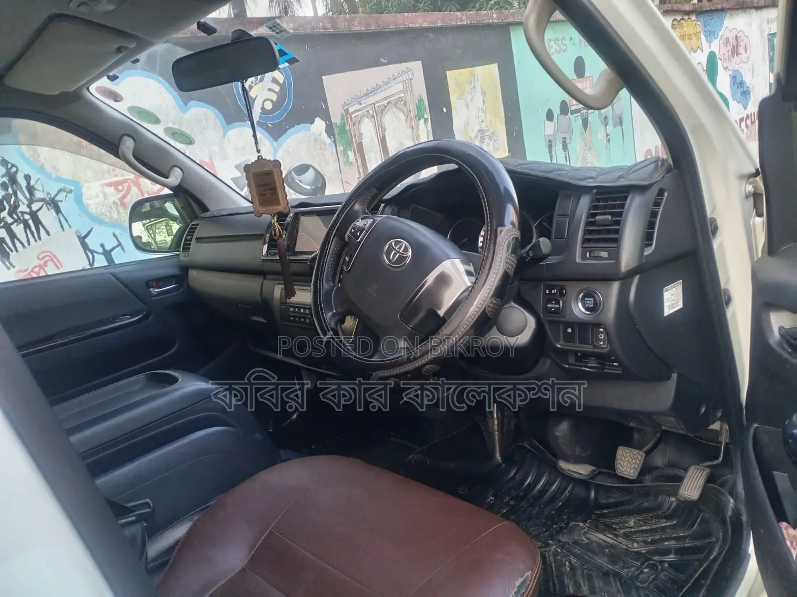 Toyota HiAce 2015 Pearl