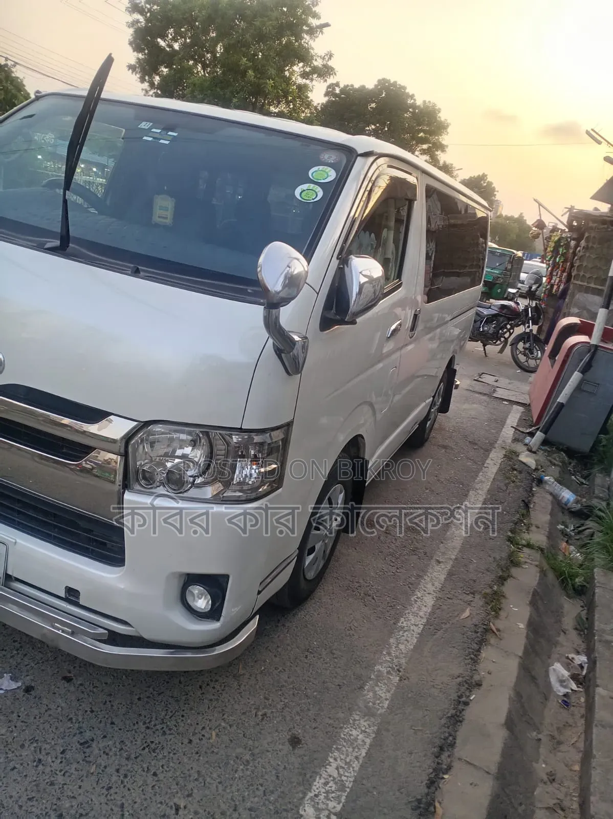 Toyota HiAce 2015 Pearl