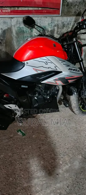 Suzuki Gixxer Fi ABS 2023 Orange