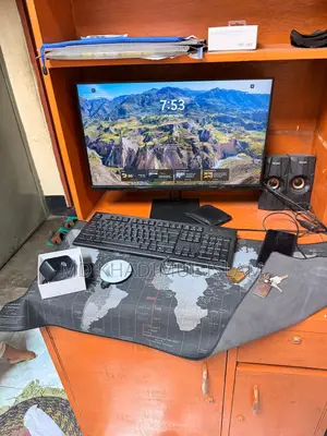Desktop Computer 8GB AMD Ryzen 5 SSD 256GB