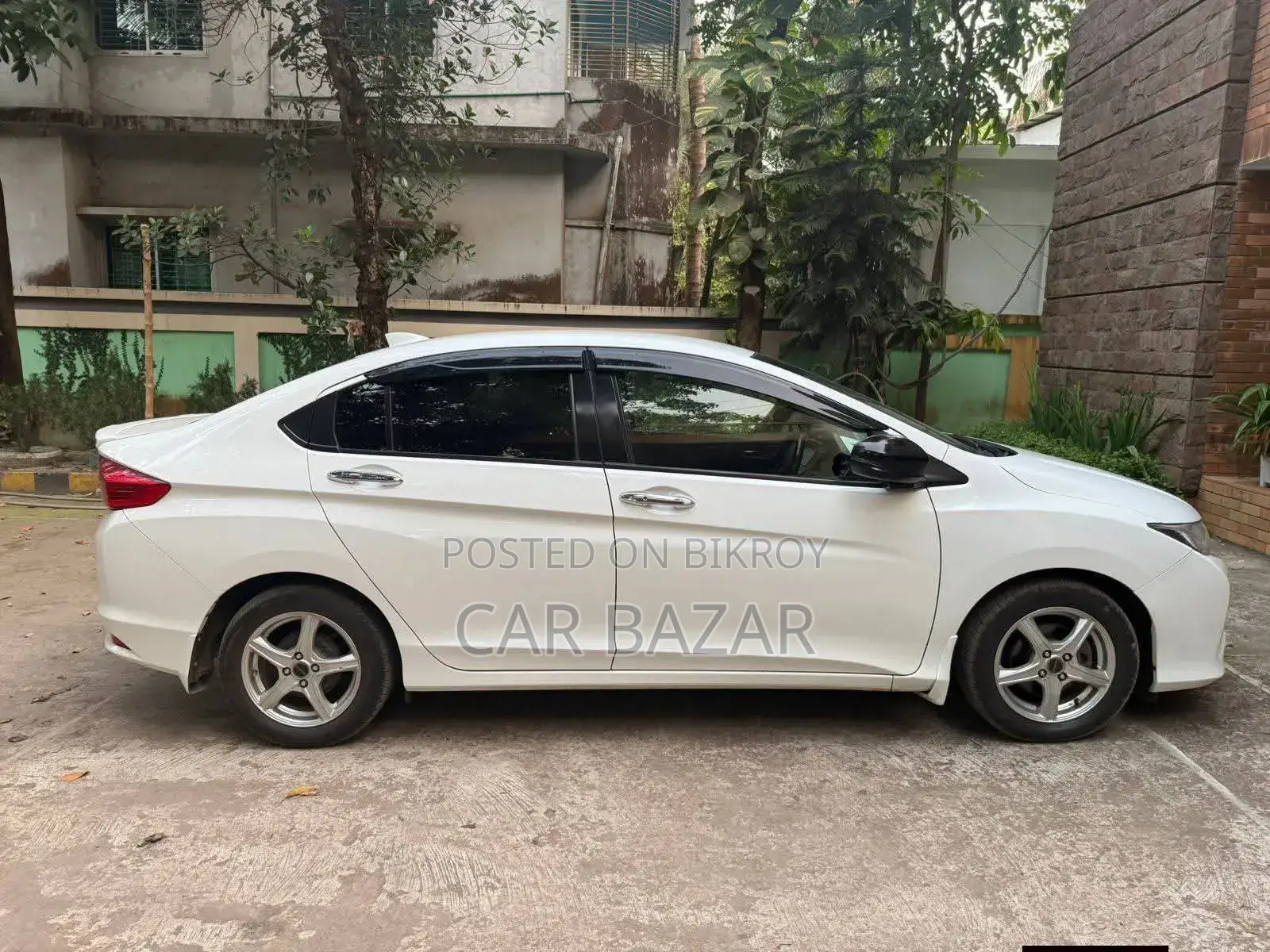 Honda Grace 1.5 Hybrid AWD 2016 White