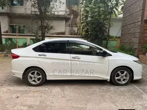 Honda Grace 1.5 Hybrid AWD 2016 White