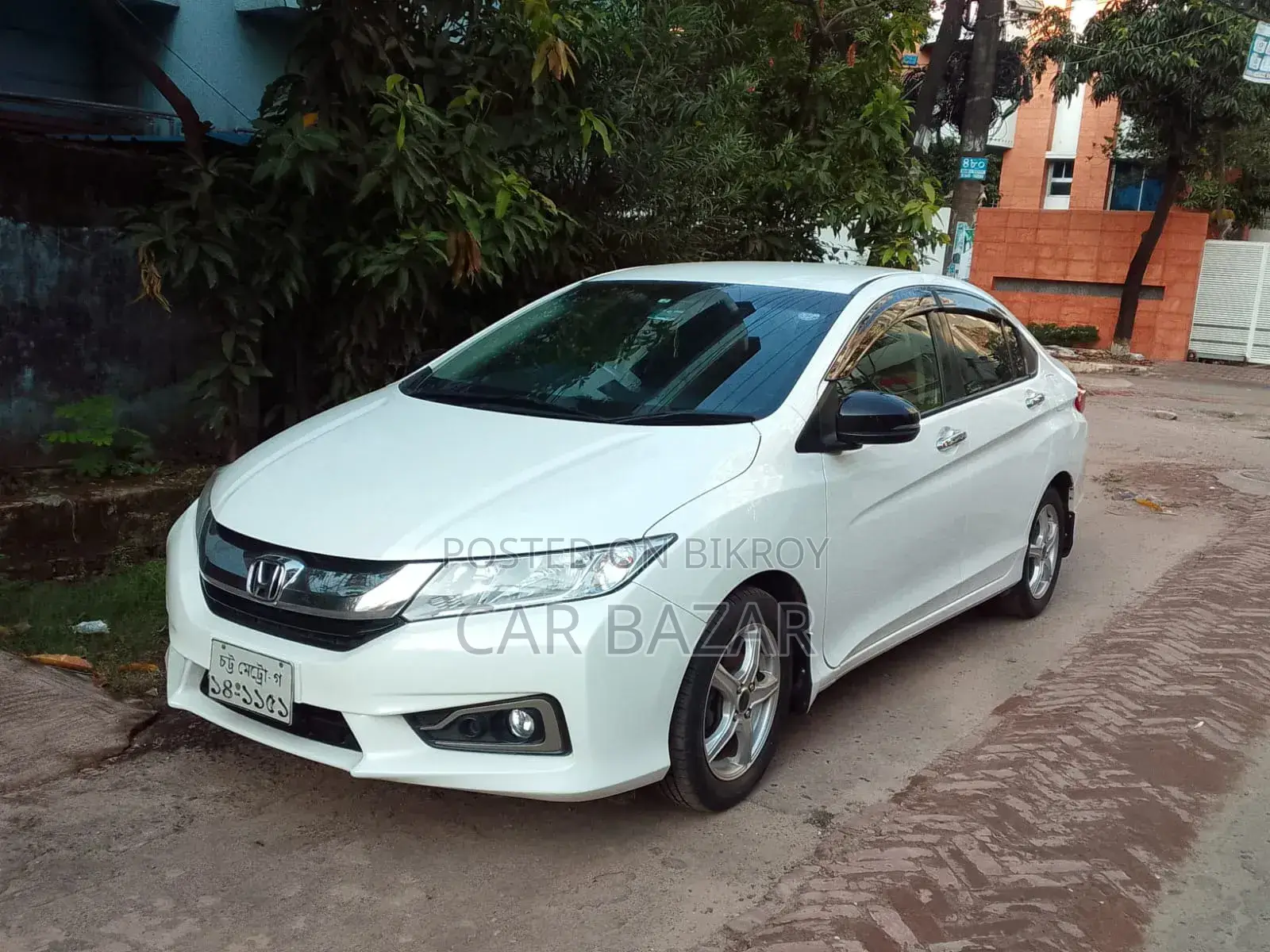 Honda Grace 1.5 Hybrid AWD 2016 White