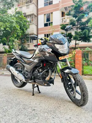 হোন্ডা সিবি ২০২৫ কালো