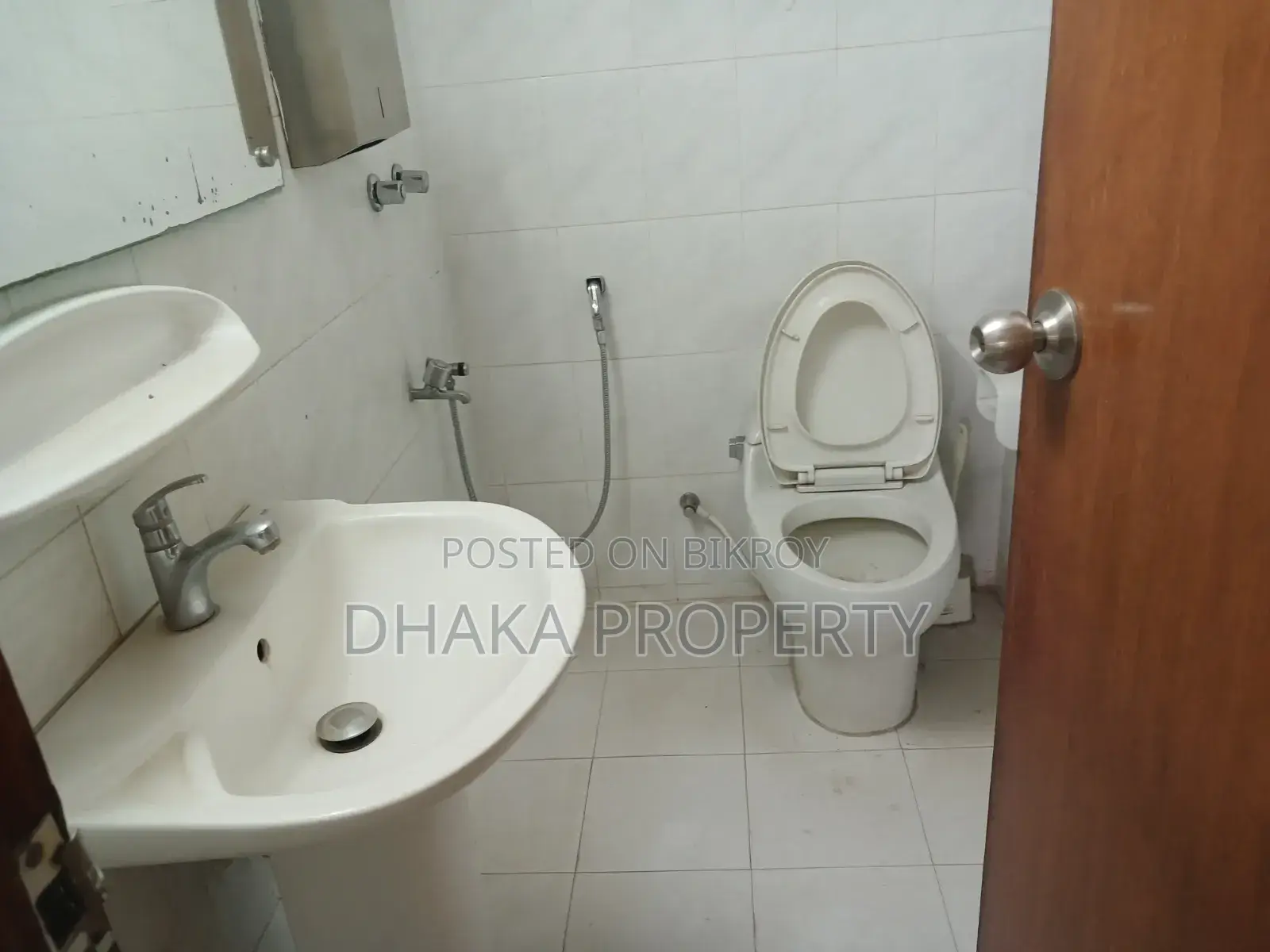 Luxury Ready Office Rent at Gulshan Avenue