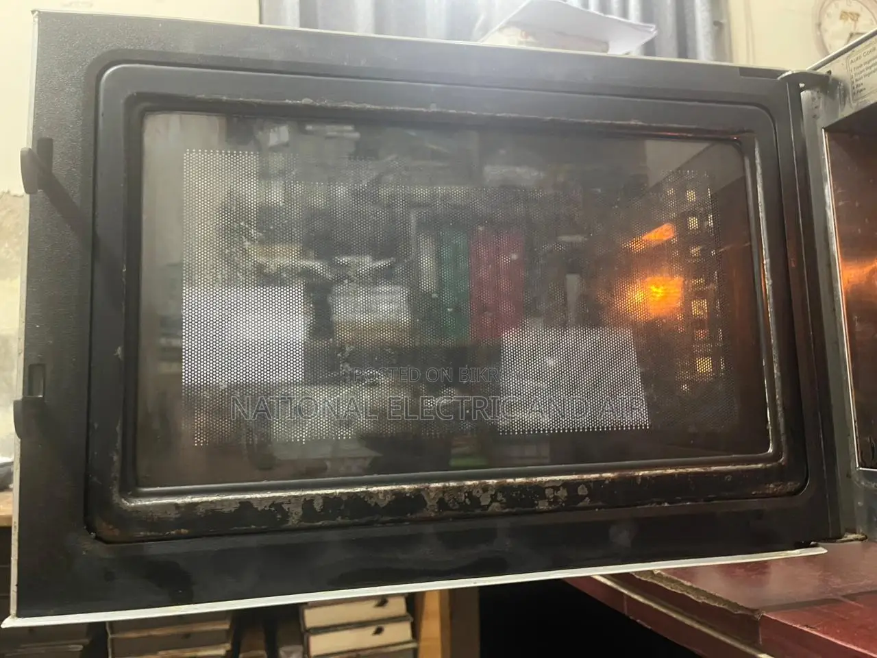 Panasonic Nn-Cf770m Convection Flatbed Microwave Oven