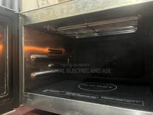 Panasonic Nn-Cf770m Convection Flatbed Microwave Oven
