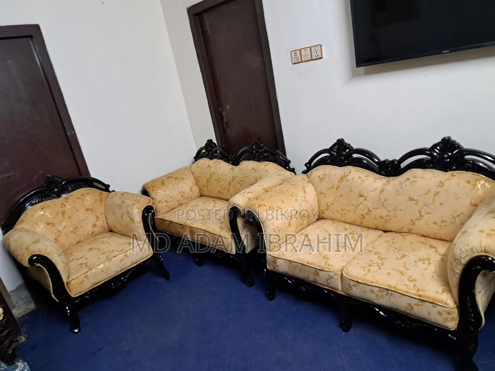 Gorgeous Sofa Set (Akhter Furniture)