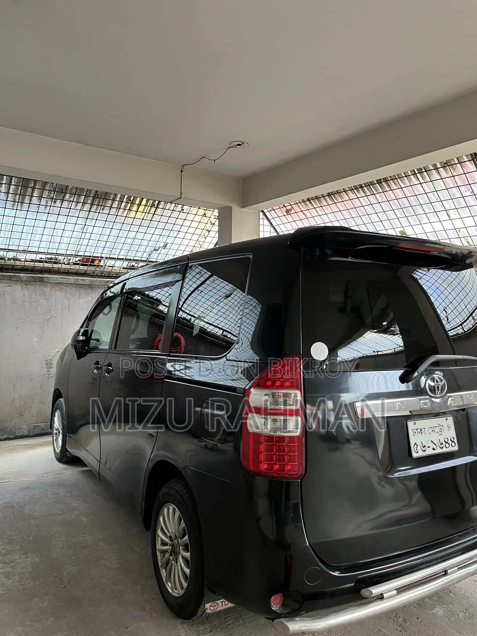 Toyota Noah 2013 Black