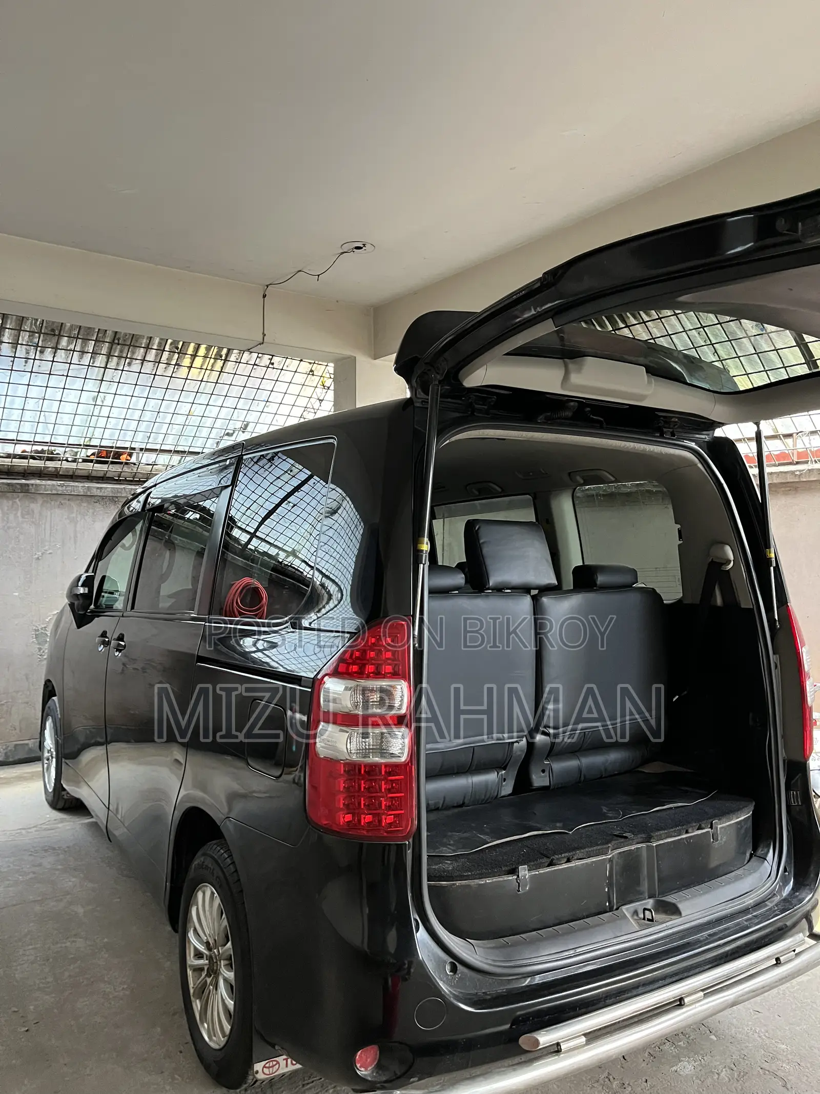Toyota Noah 2013 Black