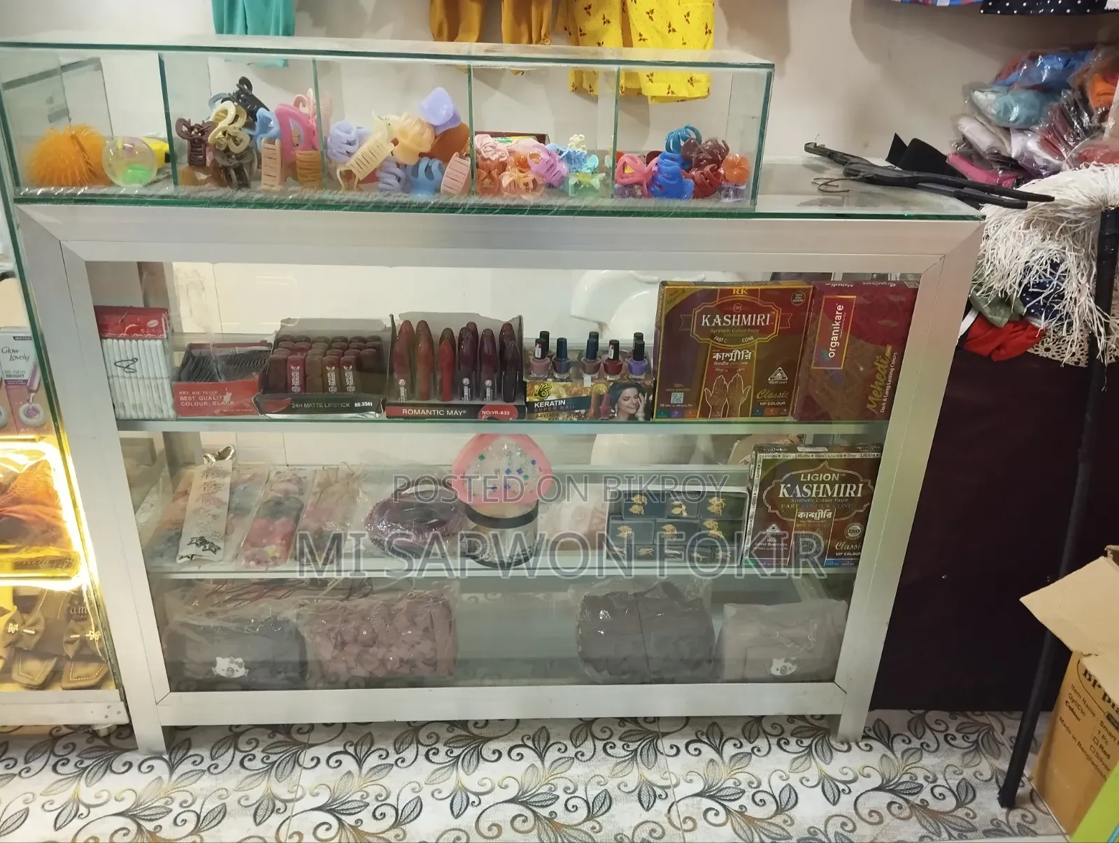 Cosmetic Showcase