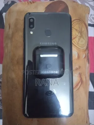 Samsung Galaxy A20 32 GB Black