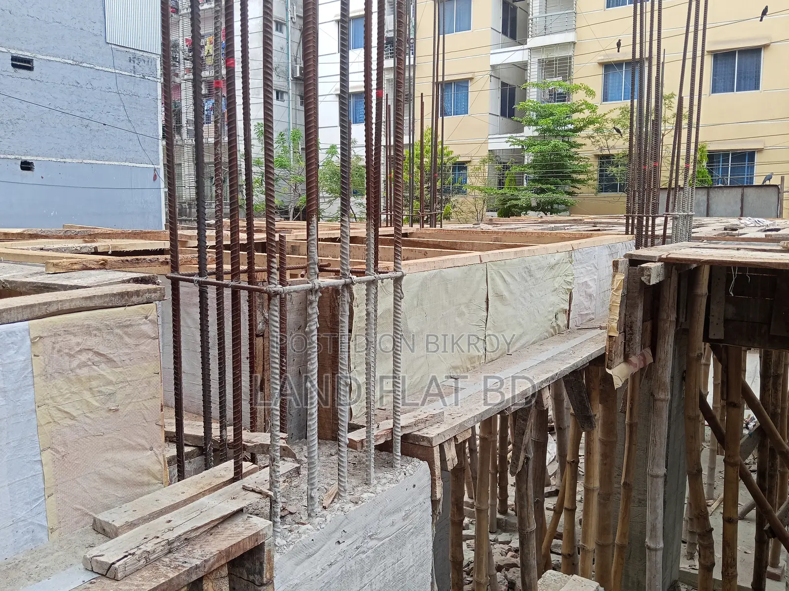 4bdrm Apartment in Bagdag Tajmahol, Mohammadpur for Sale