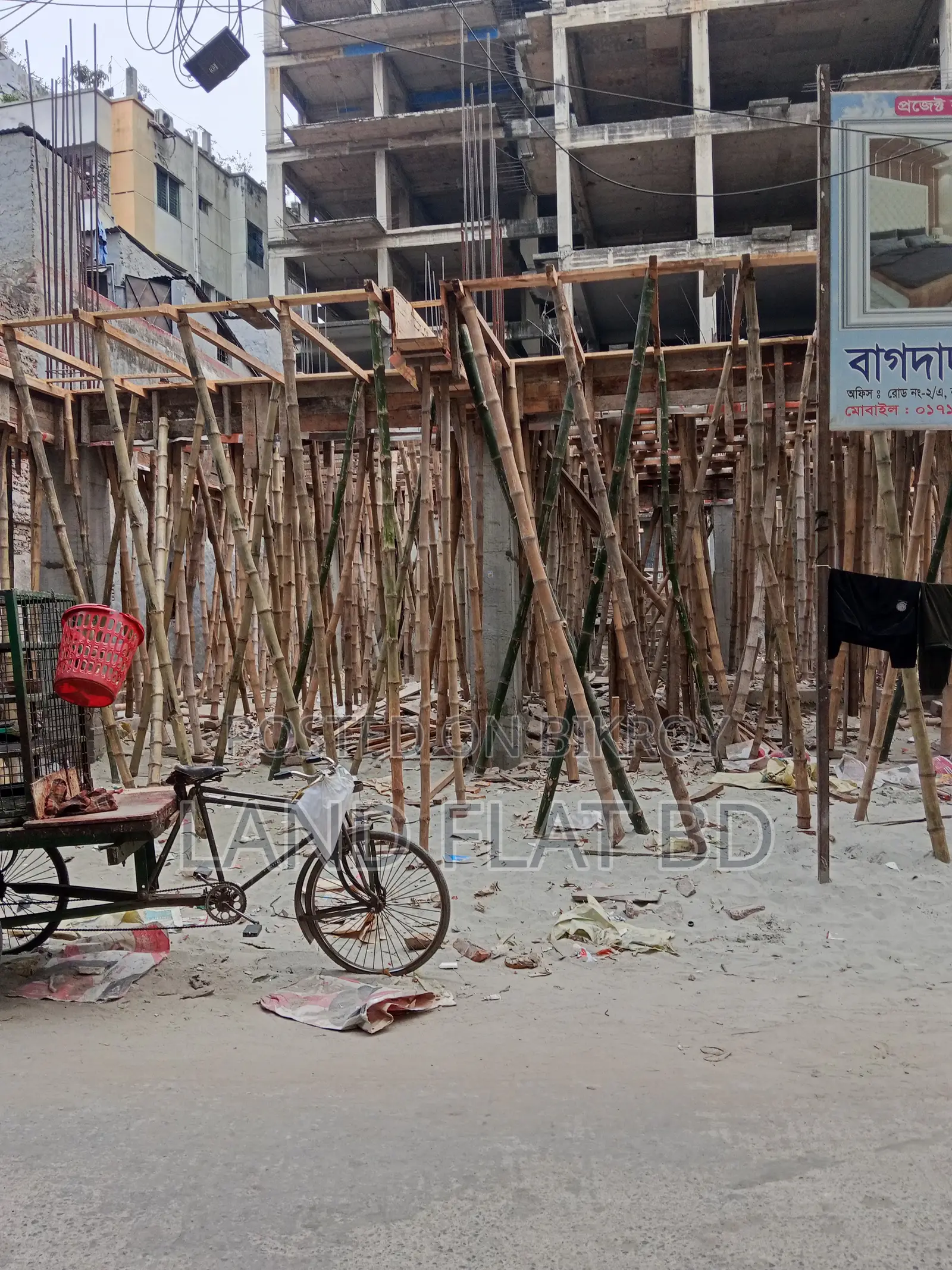 4bdrm Apartment in Bagdag Tajmahol, Mohammadpur for Sale