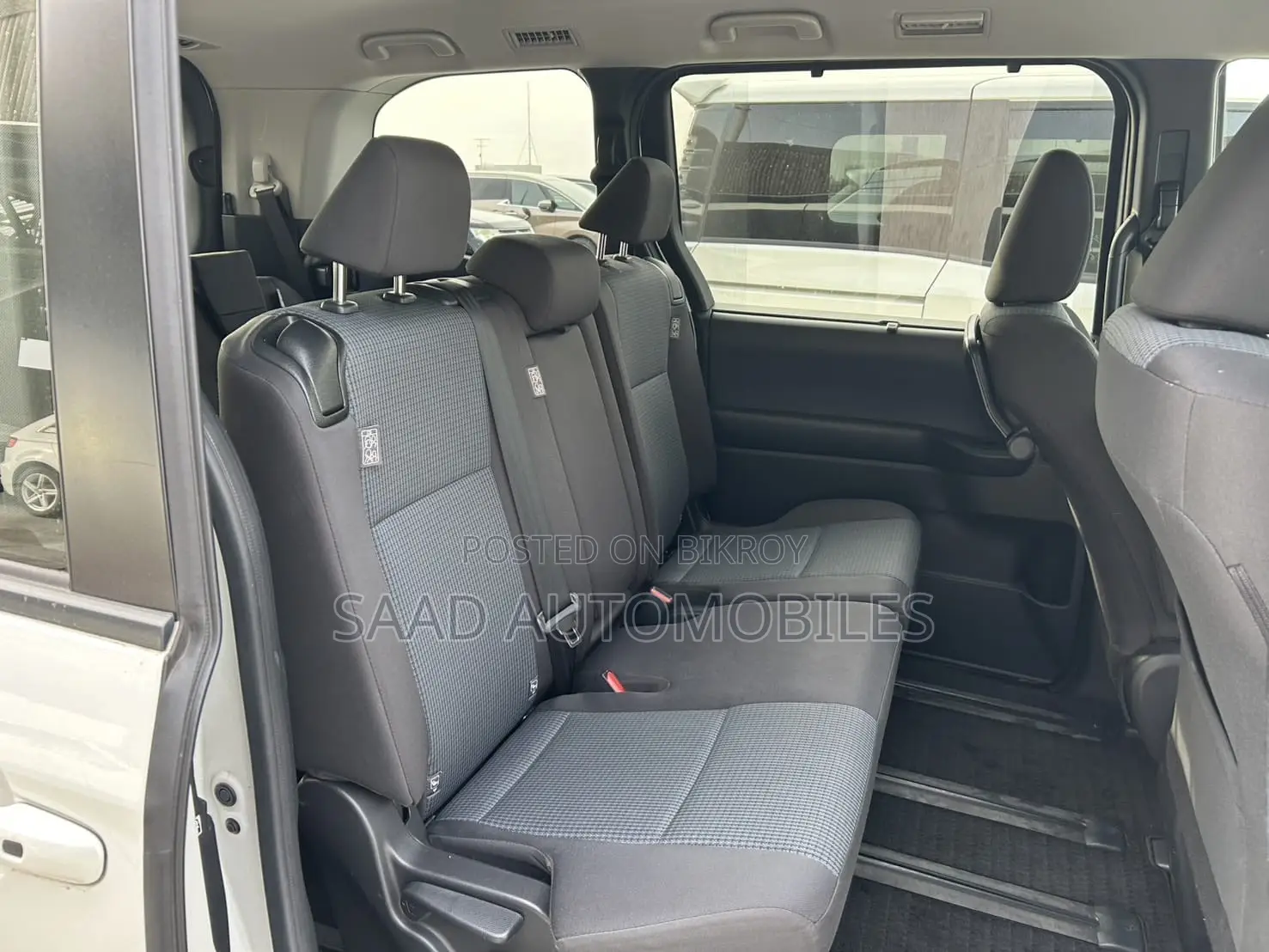 Toyota Noah 2022 Pearl