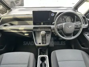 Toyota Noah 2022 Pearl