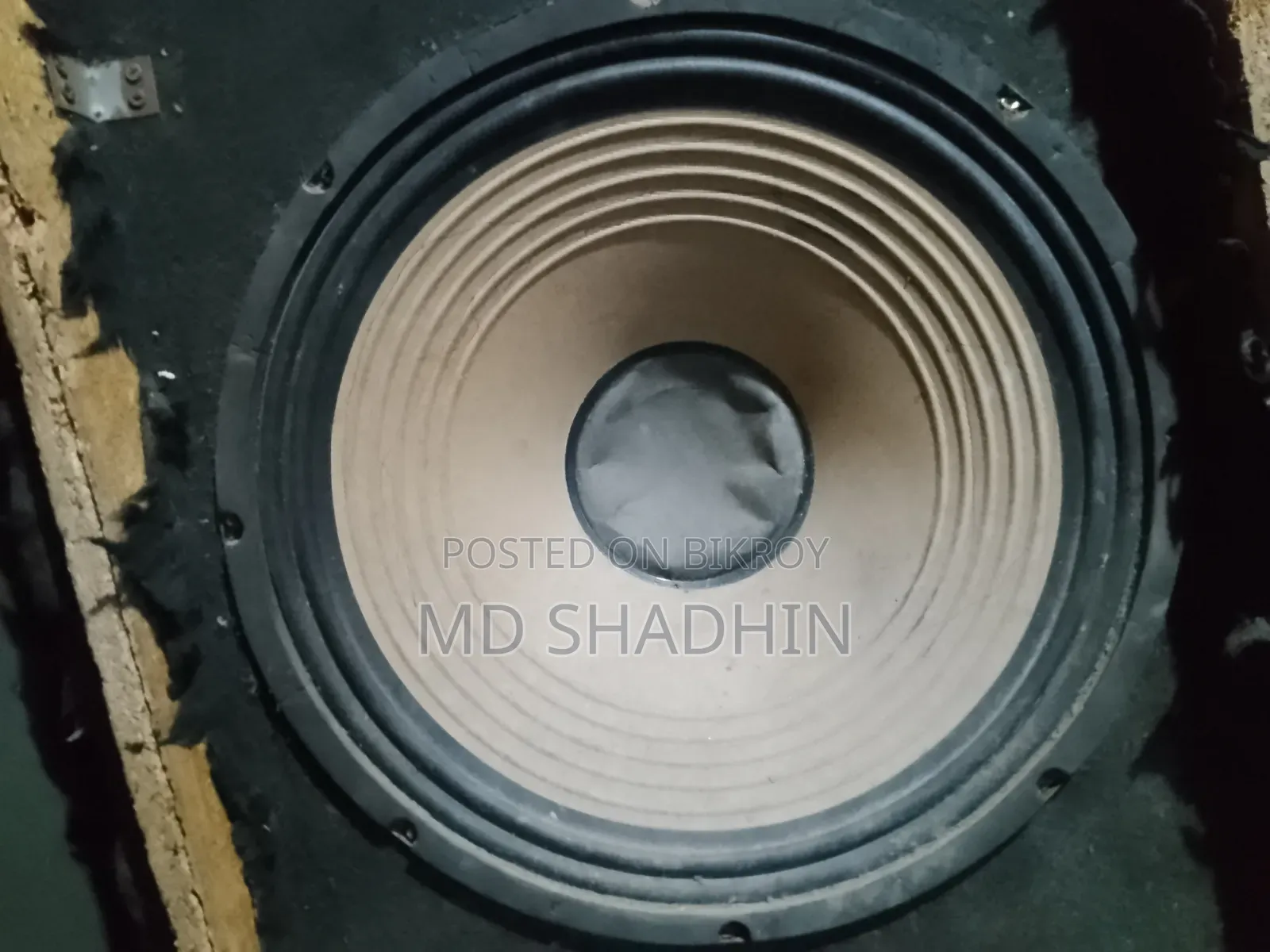 16" Speaker Sound Box