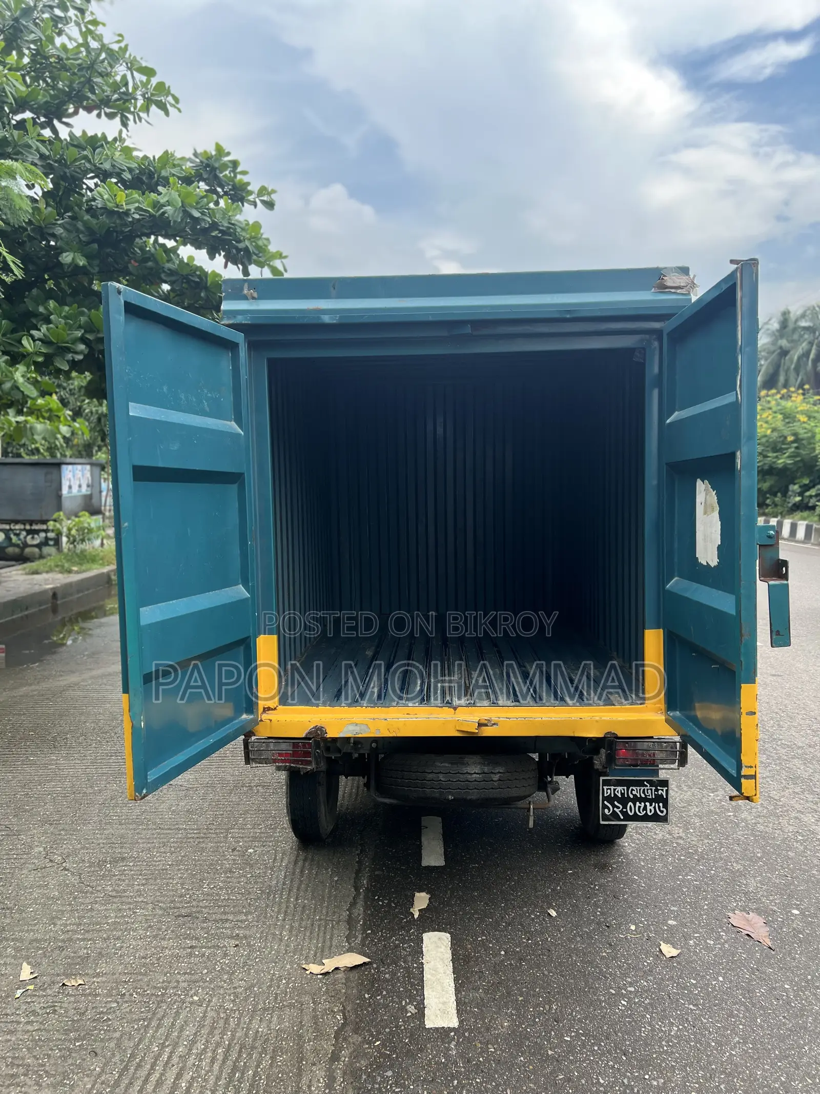 Tata Covered Van
