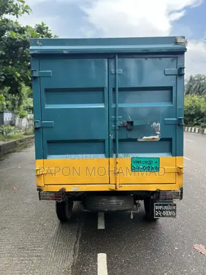 Tata Covered Van