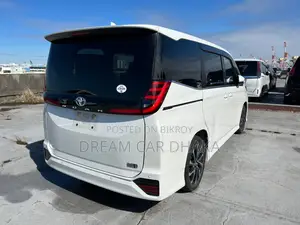 Toyota Noah 2022 Pearl