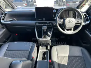Toyota Noah 2022 Pearl