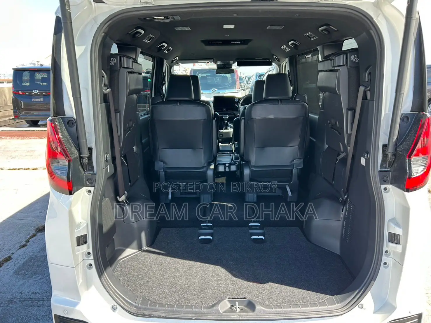 Toyota Noah 2022 Pearl