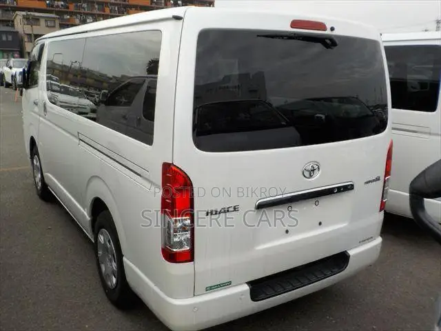 Toyota HiAce 2021 White