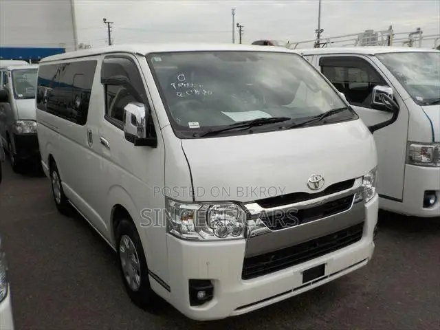 Toyota HiAce 2021 White