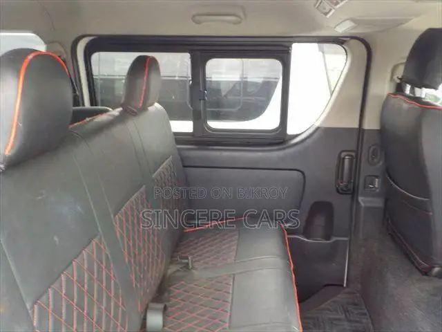 Toyota HiAce 2021 White