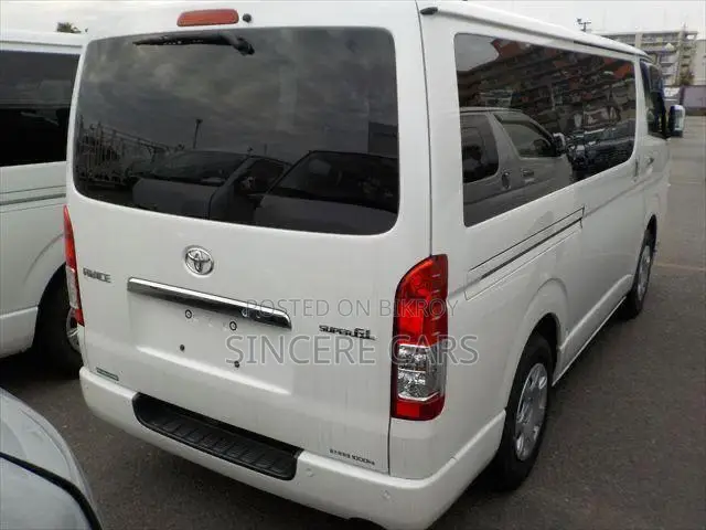Toyota HiAce 2021 White
