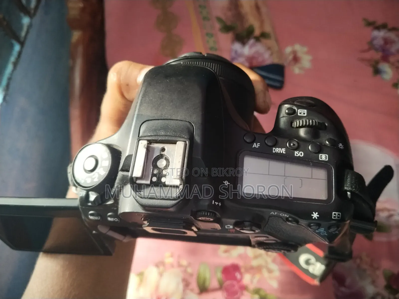 Canon 80D Camera Sale Post