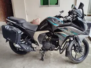Yamaha 2019 Black