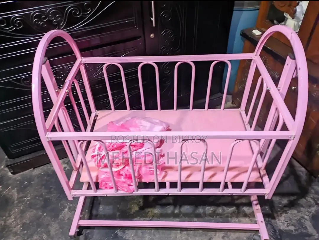 বাচ্চাদের দোলনা