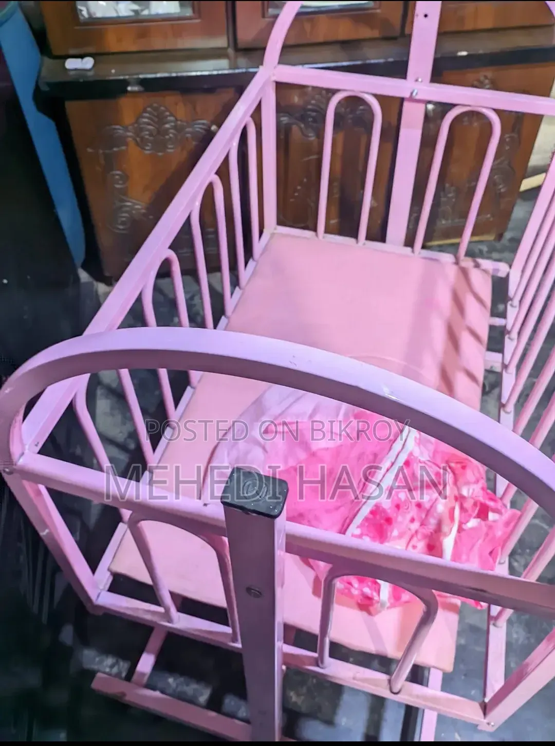 বাচ্চাদের দোলনা